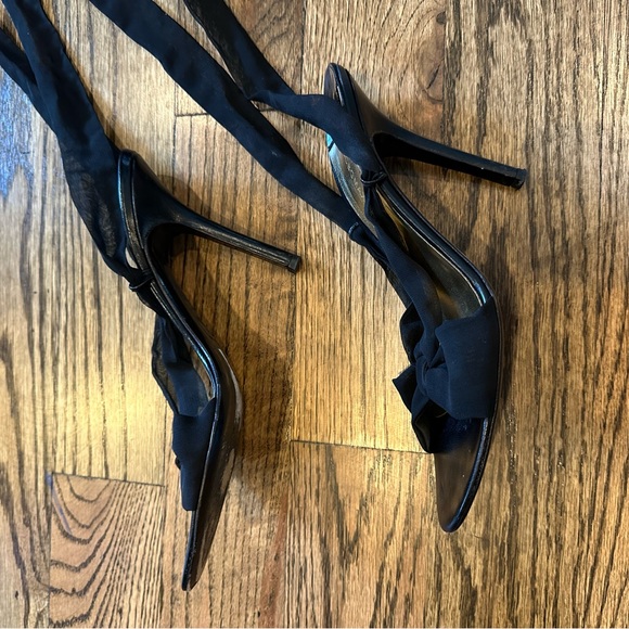 BCBG MaxAzria MaryG Tie up Heels - Picture 4 of 6